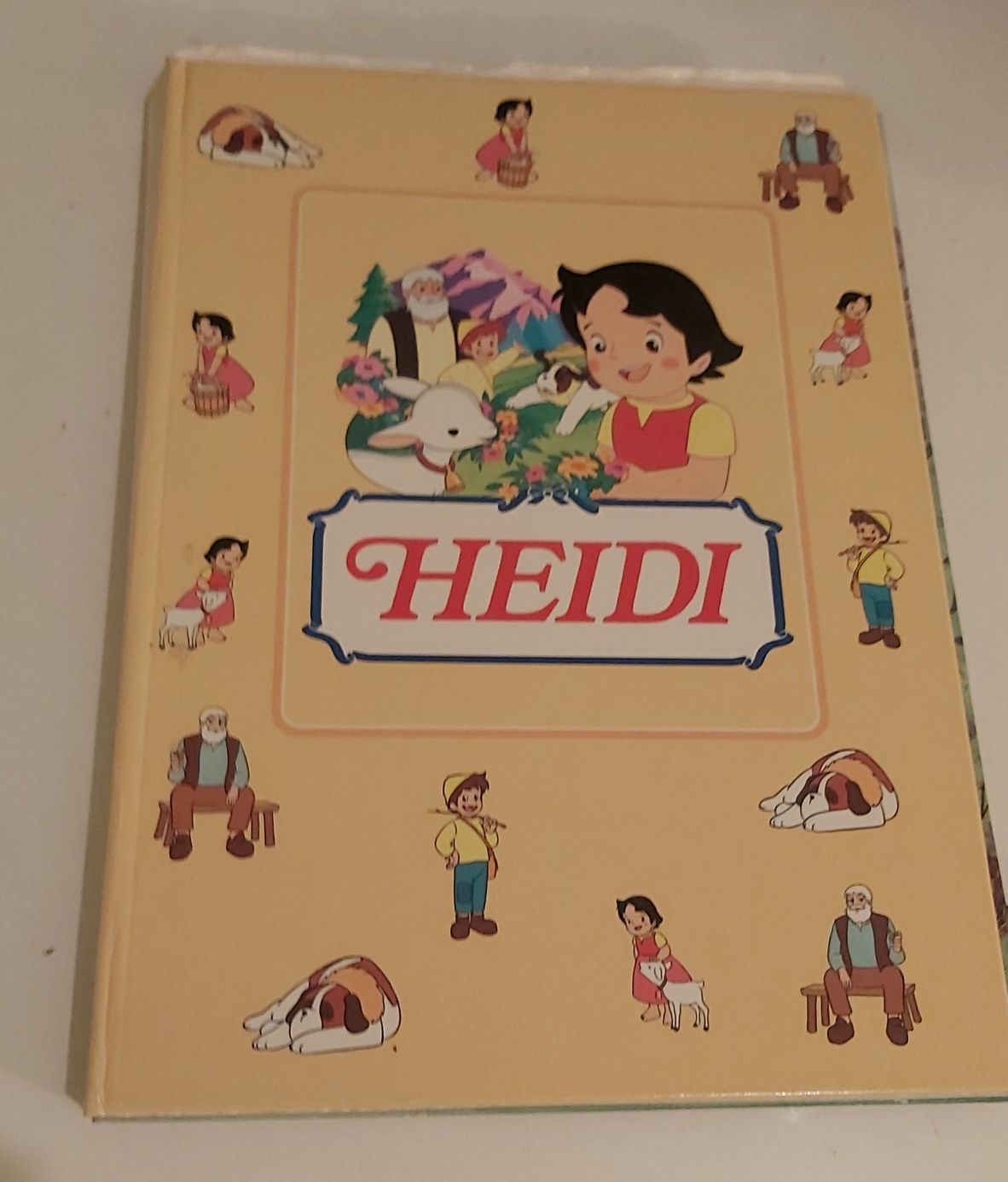 Vendo esta quantidade de revistas da heidi  por 10€ cada volume