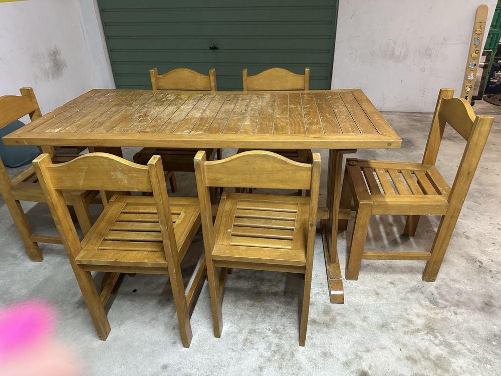 Mesa rustica com 6 cadeiras