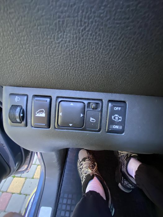 Nissan Pathfinder 2,5 дизель,вартує вашої уваги