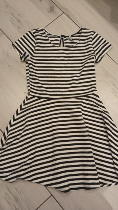 Sukienka Young Dimension 152