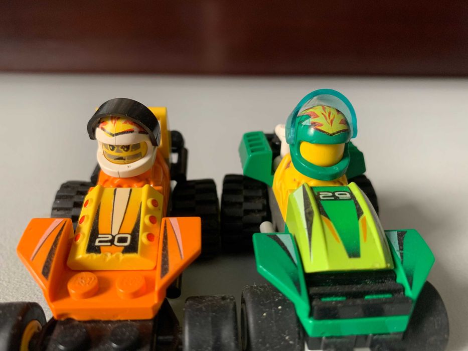 LEGO 4594: Maverick Sprinter & Hot Arrow