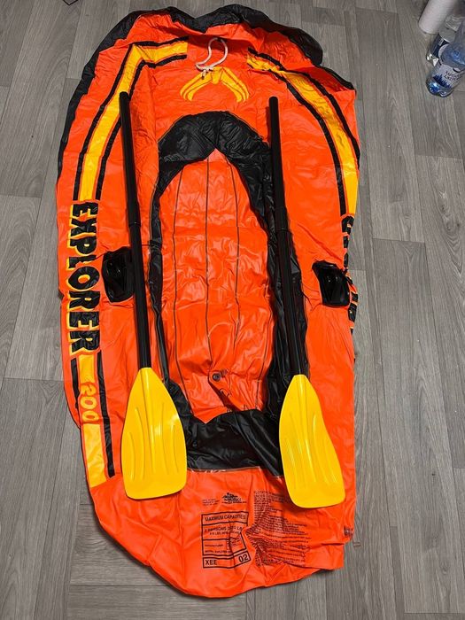 Лодка надувна з веслами