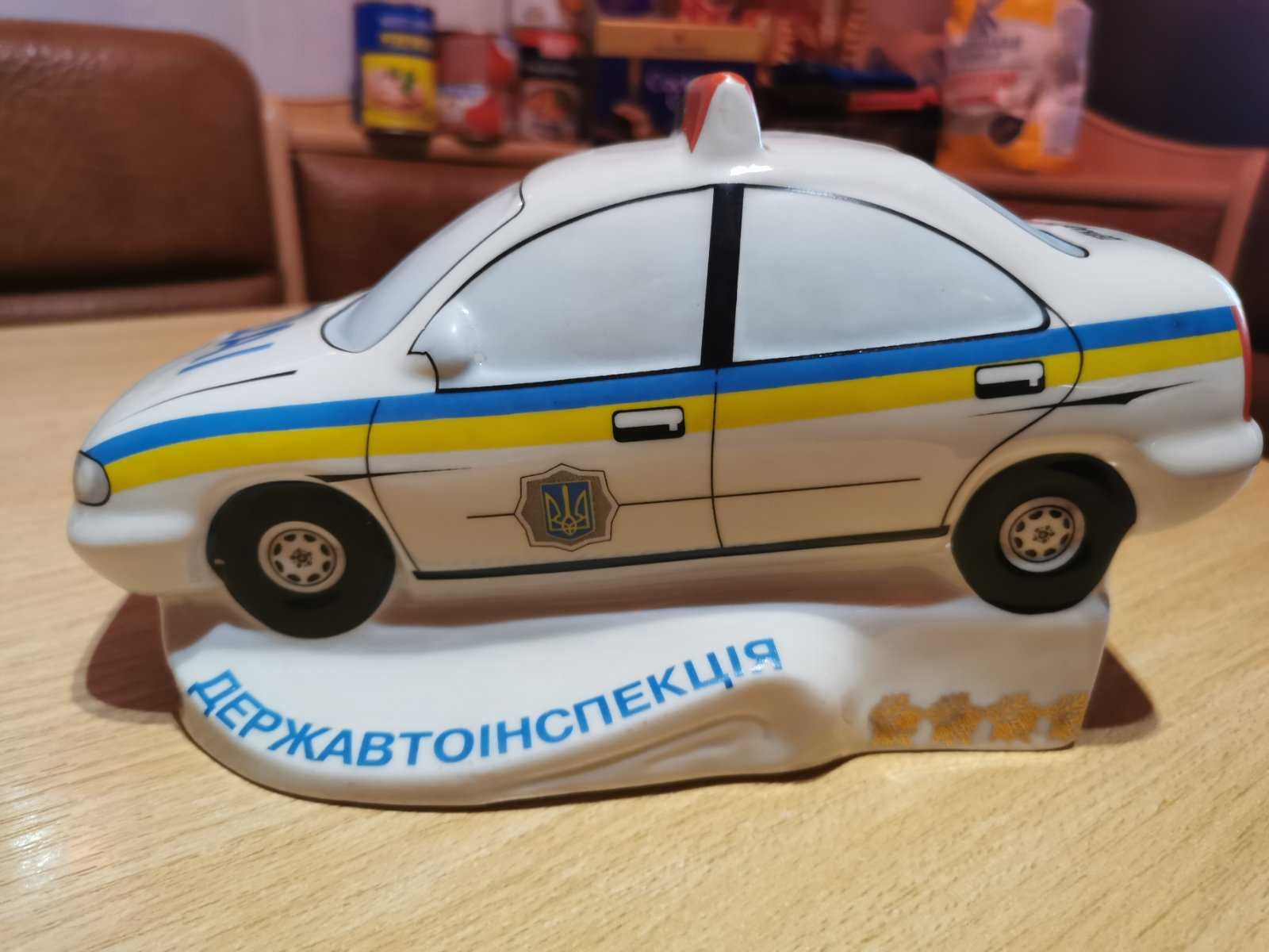 Статуэтка полицейская машина ДПС Украины. Киевский фарфор.