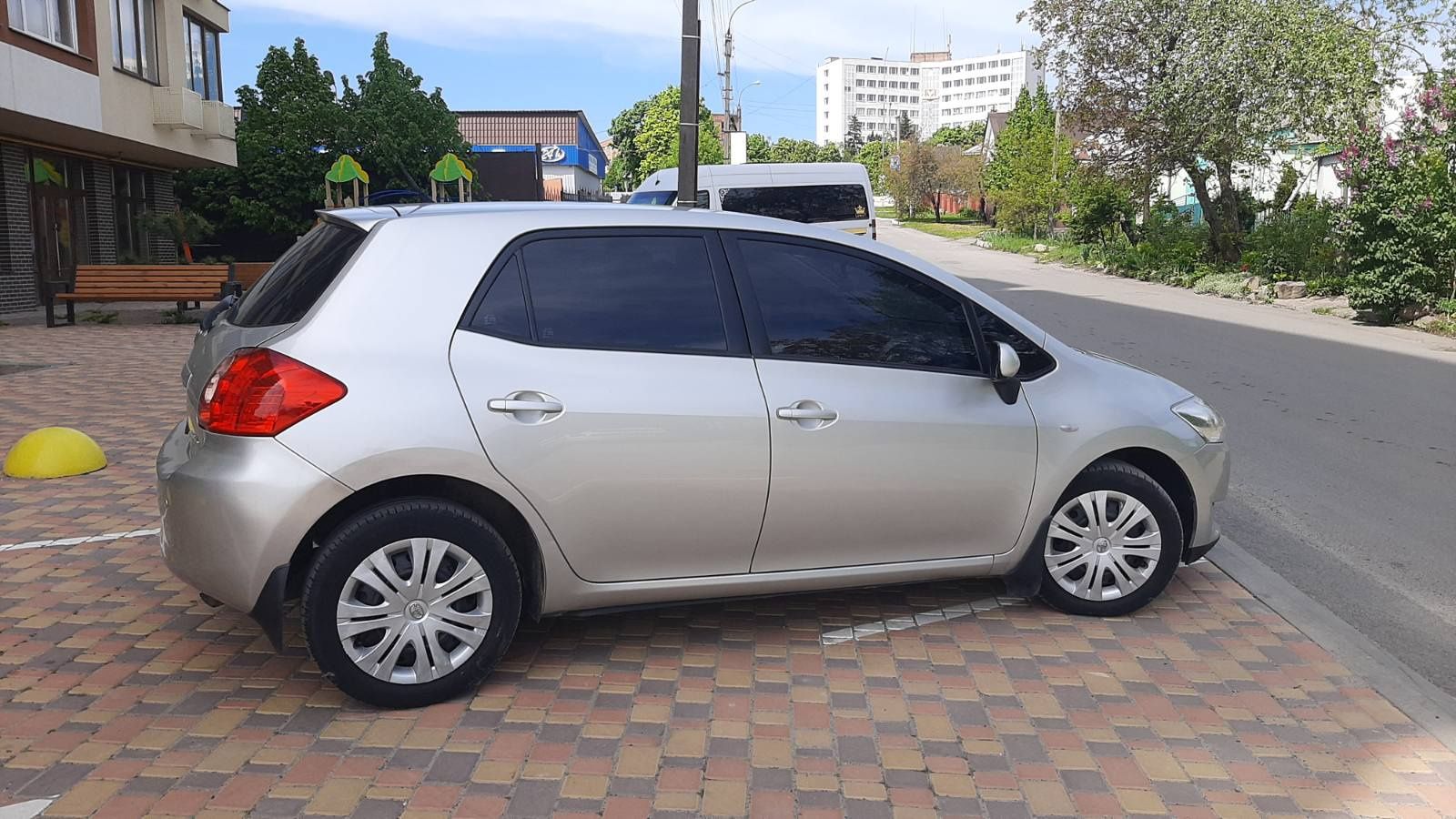 Toyota Auris 1.6 автомат ГАЗ