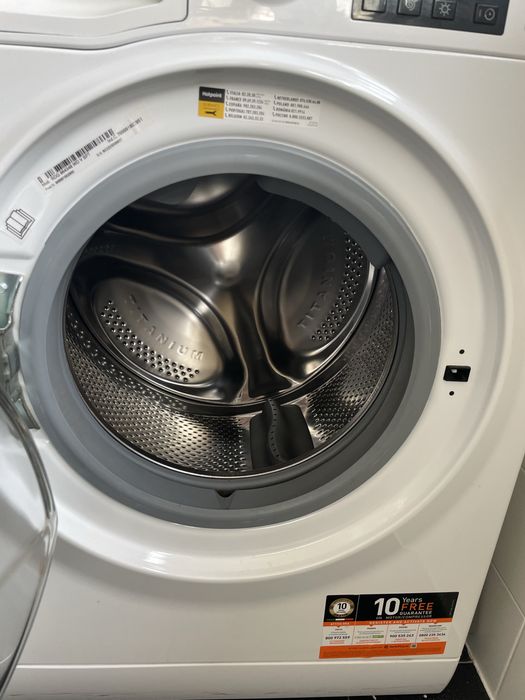 Máquina de Lavar e Secar Roupa Ariston Hotpoint