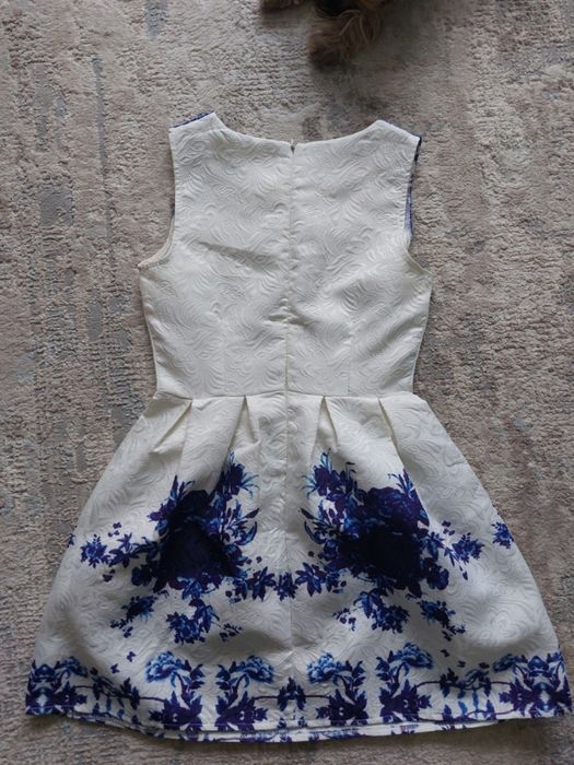 Сукня яскрава нова