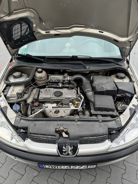 Peugeot 206 1.4 benzyna 75 KM 2004 r