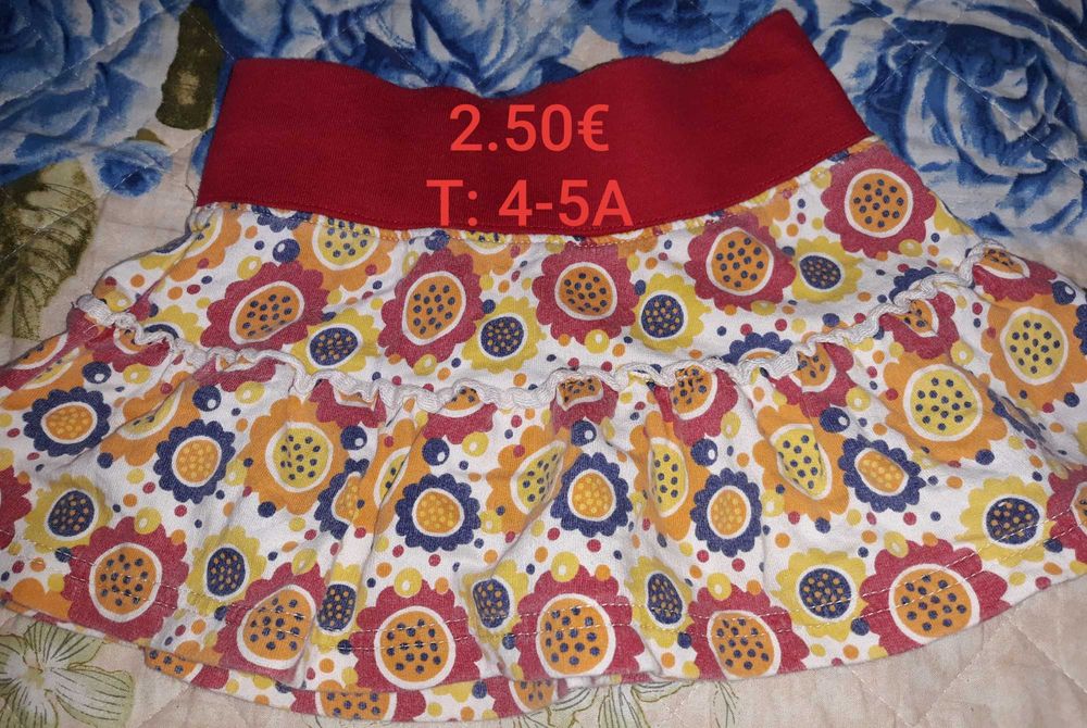 Roupa de menina, tamanho 3 a 4 anos.