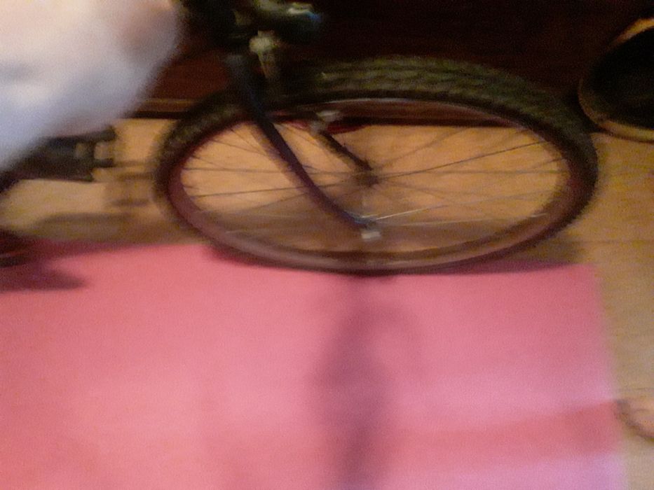 Bicicleta usada com marcas de uso