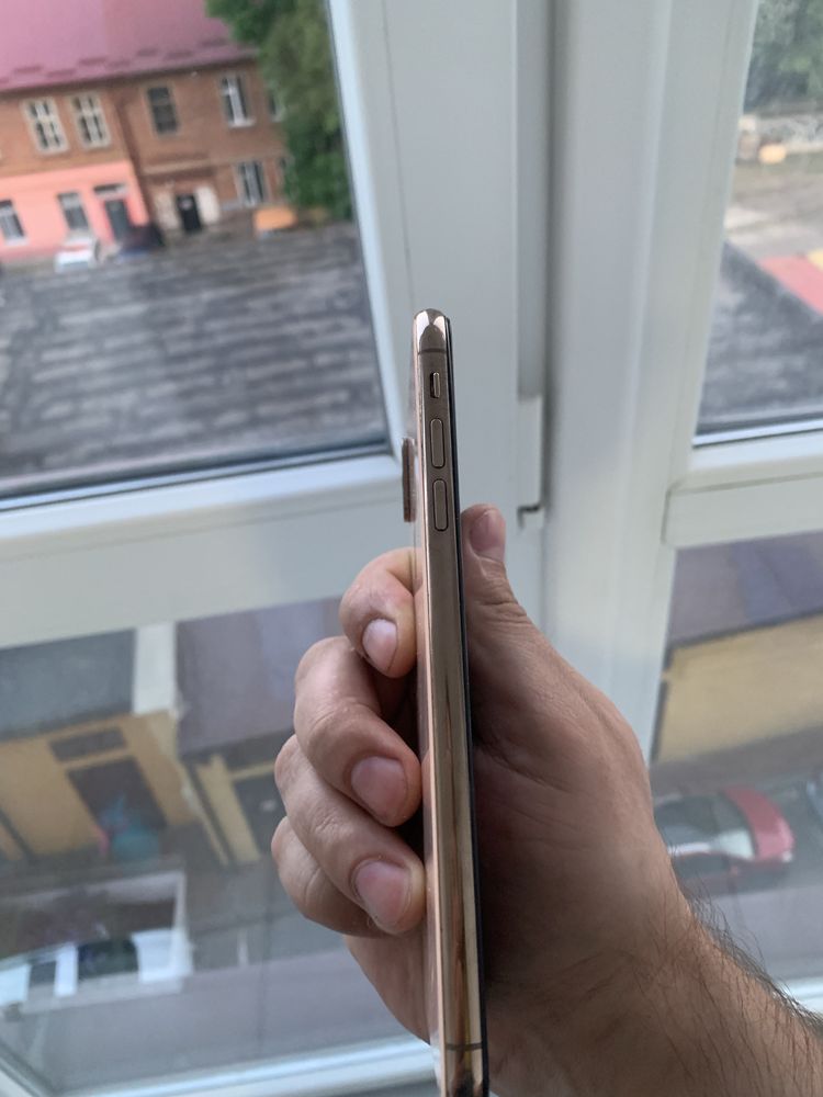 Iphone Xs max 64 Gold