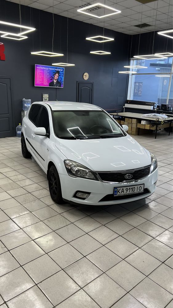 KIA сeed 2010 crdi 1.6