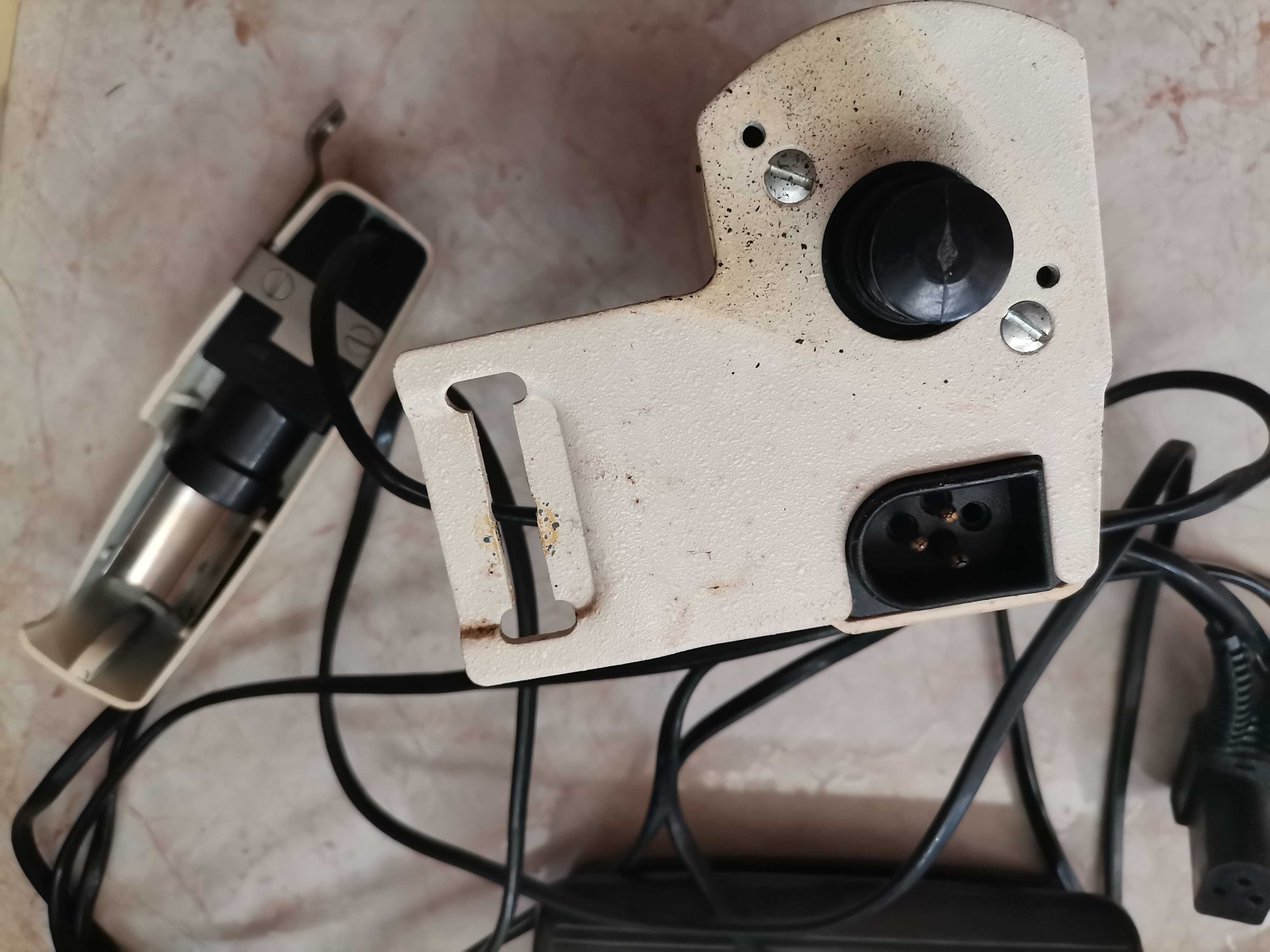 Motor elétrico e pedal para máquina de costura