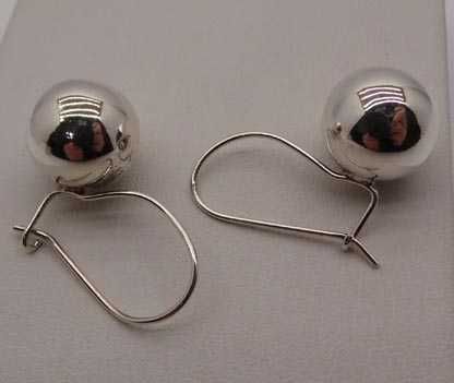 Srebrne wiszące kolczyki kulki 1,31 cm.