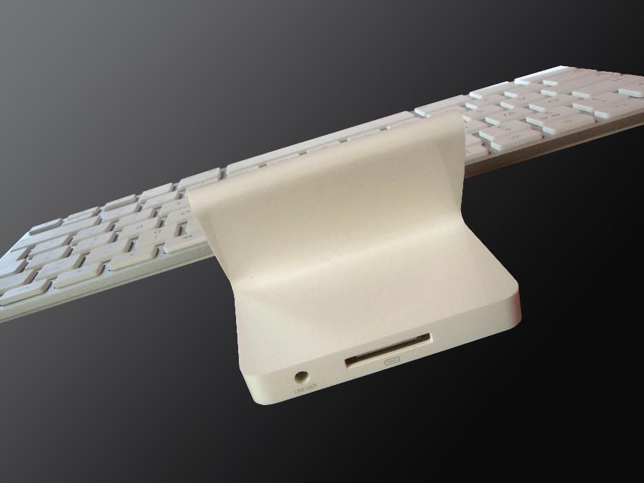 Apple iPad Keyboard Dock - A1359