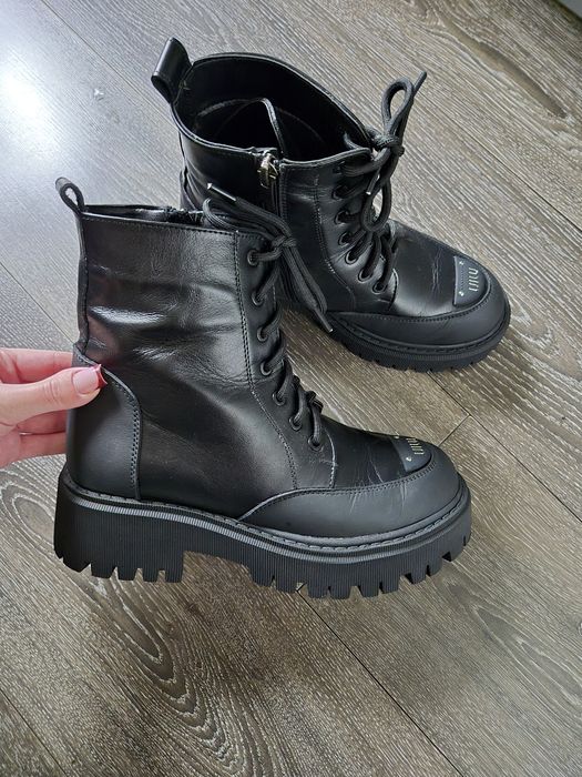 Жіночі шкіряні сапоги демісезонні