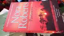 нора робертс книга Nora Roberts Partners книга роман английский