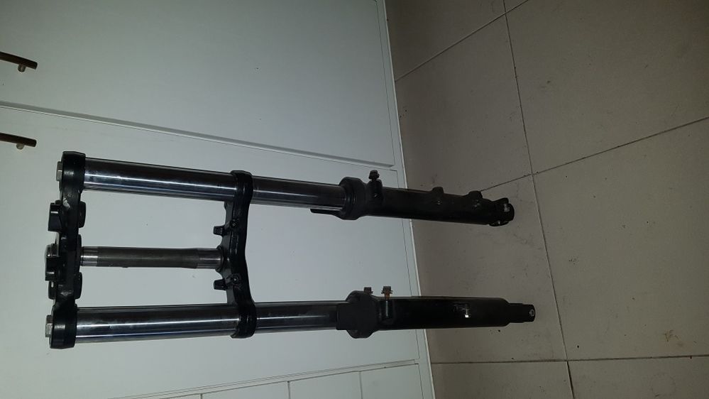 Suspensão triumph bonnevile t100