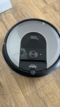 Roomba i7 ze stacja dokującą