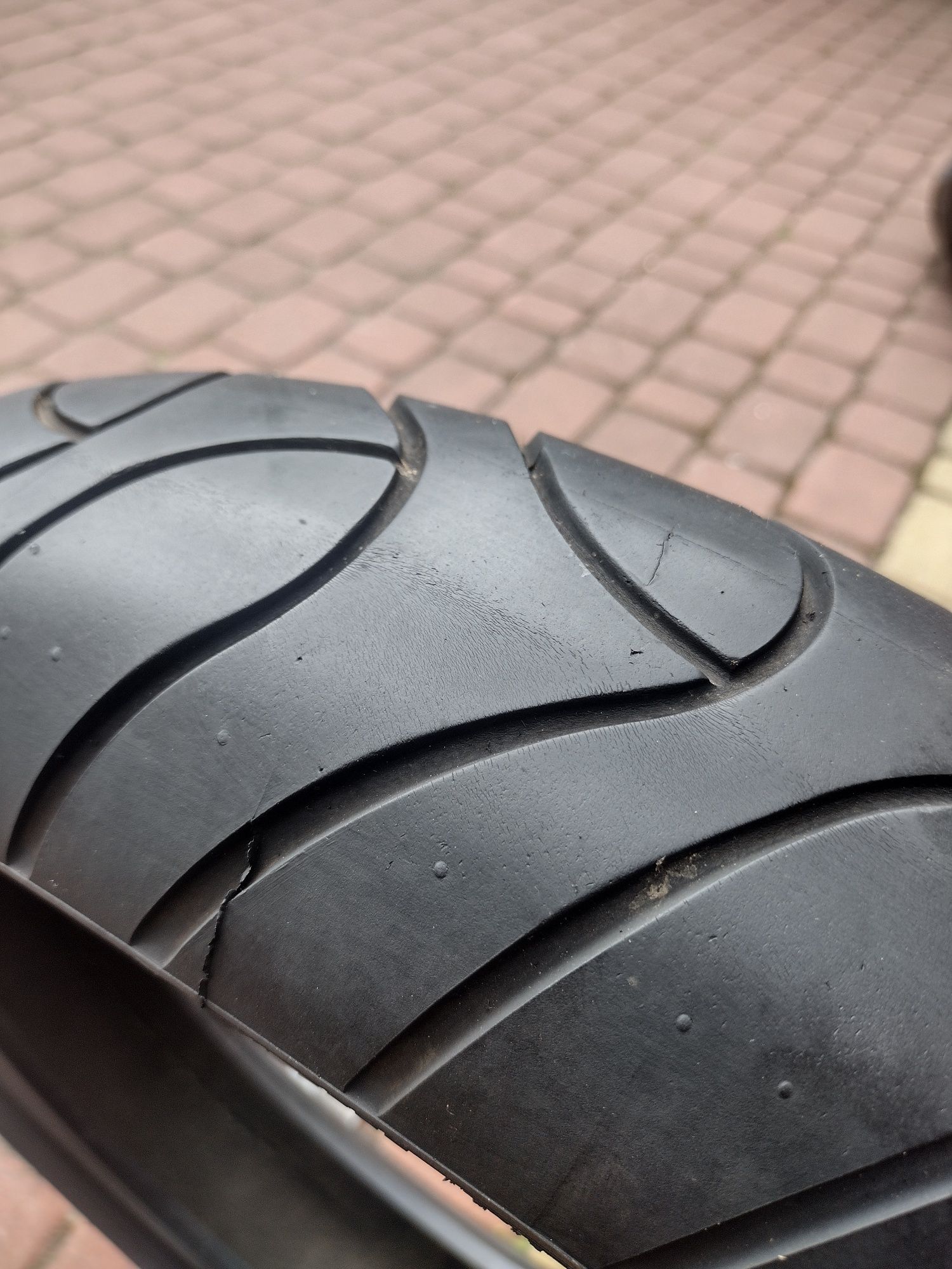 1x Opona motocyklowa MICHELIN 120/70ZR17.