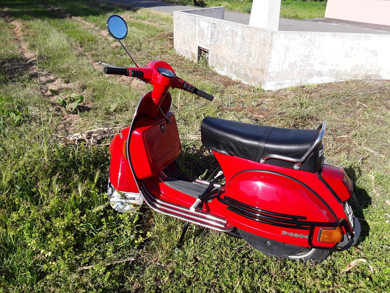 Vespa px 125 muito boa.