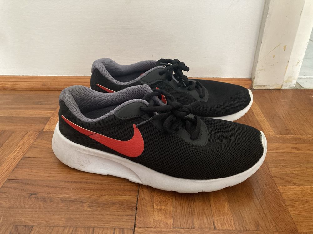 Buty Nike Tajnun GS roz. 38
