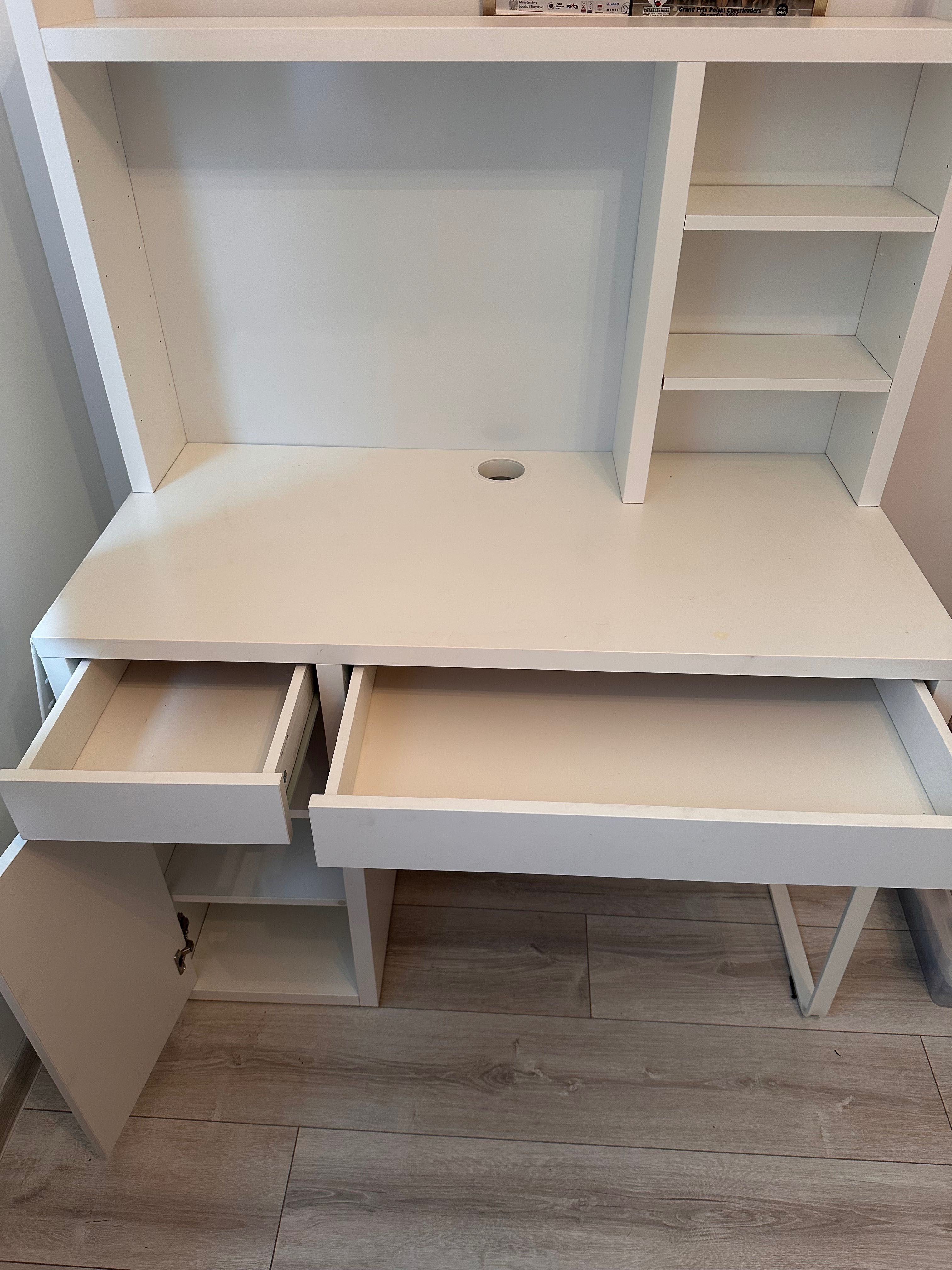Biurko Ikea Micke z nadstawka