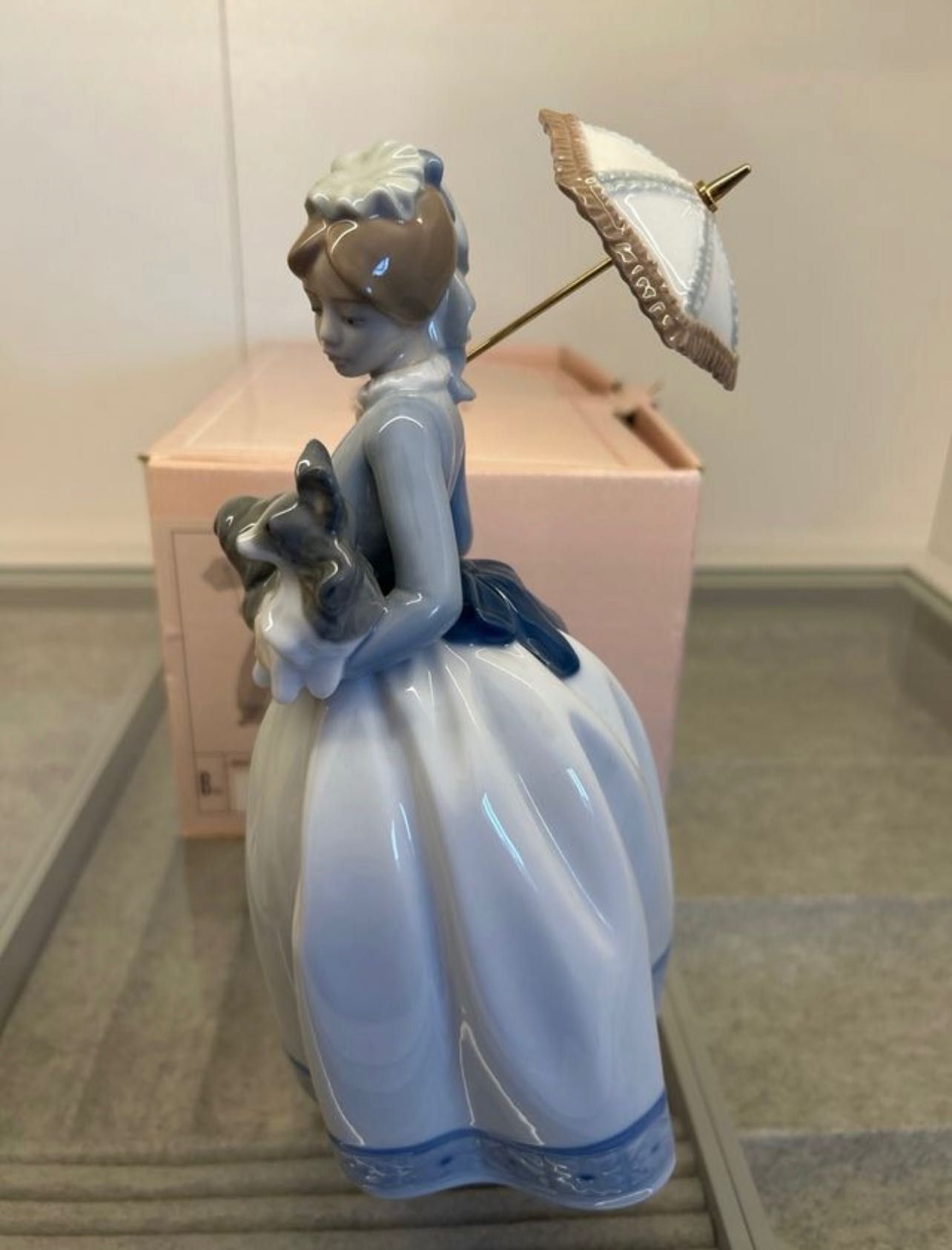 Nao by Lladró - Sarita de Paseo 472 - com caixa original