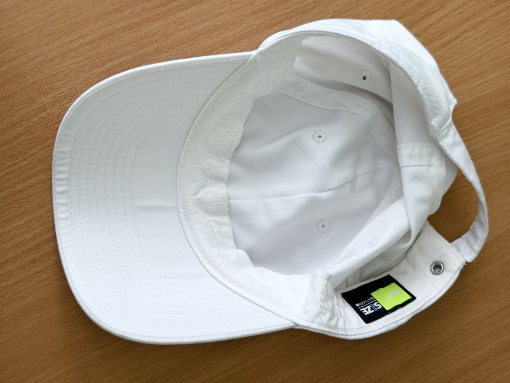 Бейсболка Nike Metal Swoosh CAP