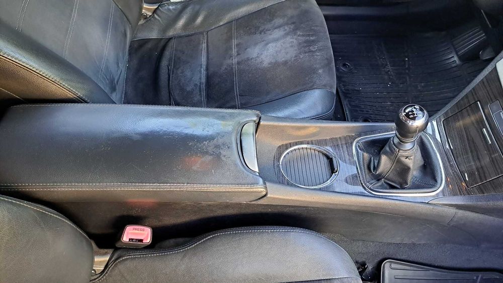 Toyota Avensis T27 Carrinha 2.0 D-4D (ADT270_) 124 cv Diesel