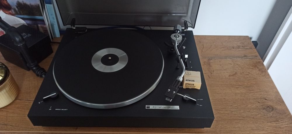 Gramofon NAD 101