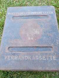 Metalowa apteczka Wermachtu z czasów ll wojny światowej