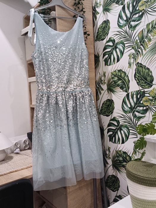 Elegancka sukienka w cekiny