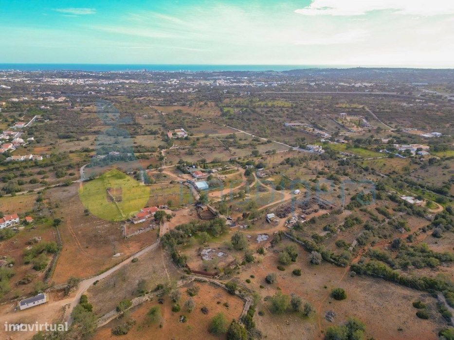 Terreno rústico com 5730m2 para venda em Canais de Albufeira.