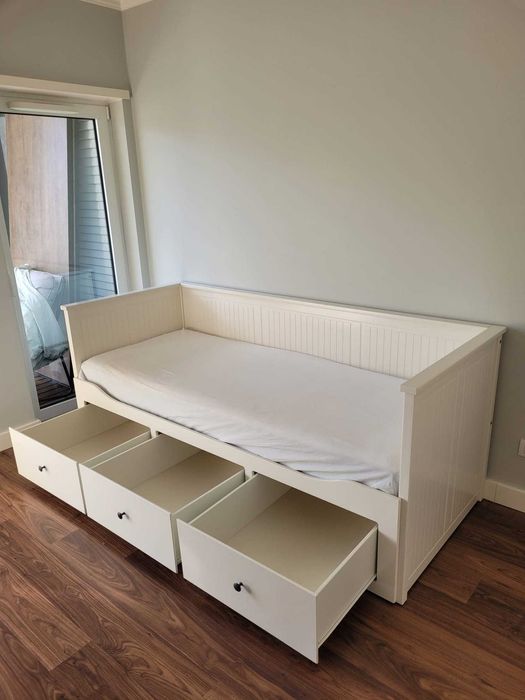 Cama HEMNES IKEA individual / dupla com gavetas