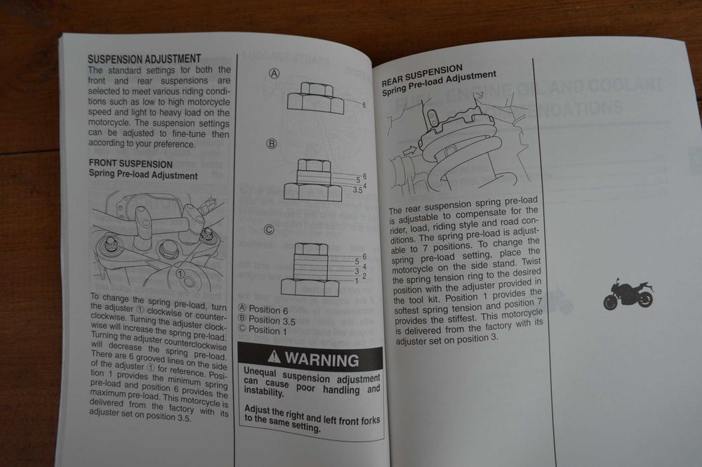 Suzuki GSR 750 SERWISÓWKA + naklejka