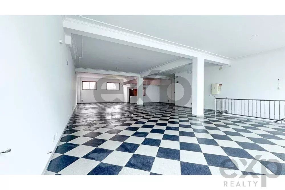 Arrendamento espaço comercial no Centro de Porto de Mós