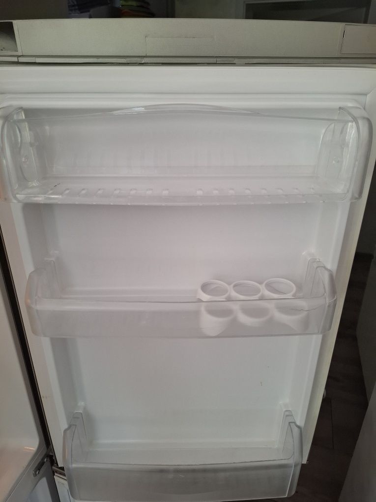 Sprzedam lodówkę BEKO