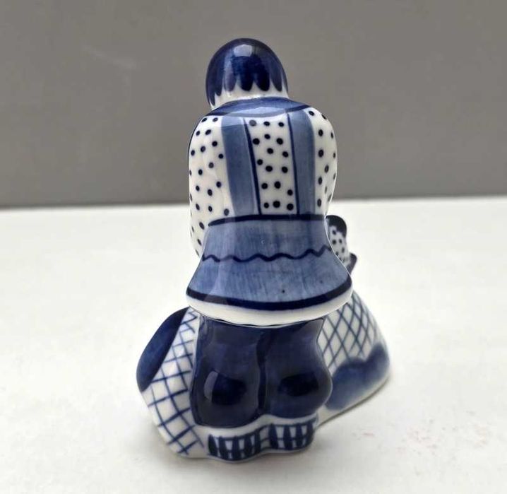 Gżel figurka porcelanowa Rybak i złota rybka