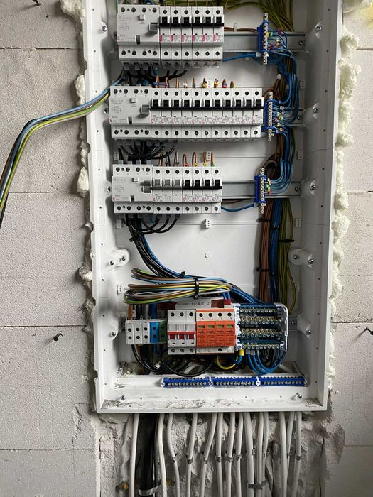 Elektryk-instalacje elektryczne montaż/naprawa
