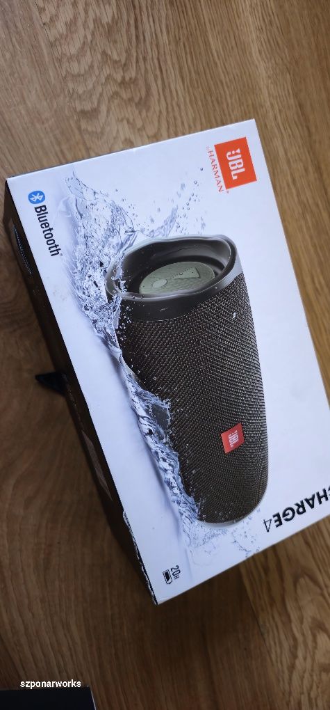 Głośnik przenośny Bluetooth JBL Charge 4 + gumowy case