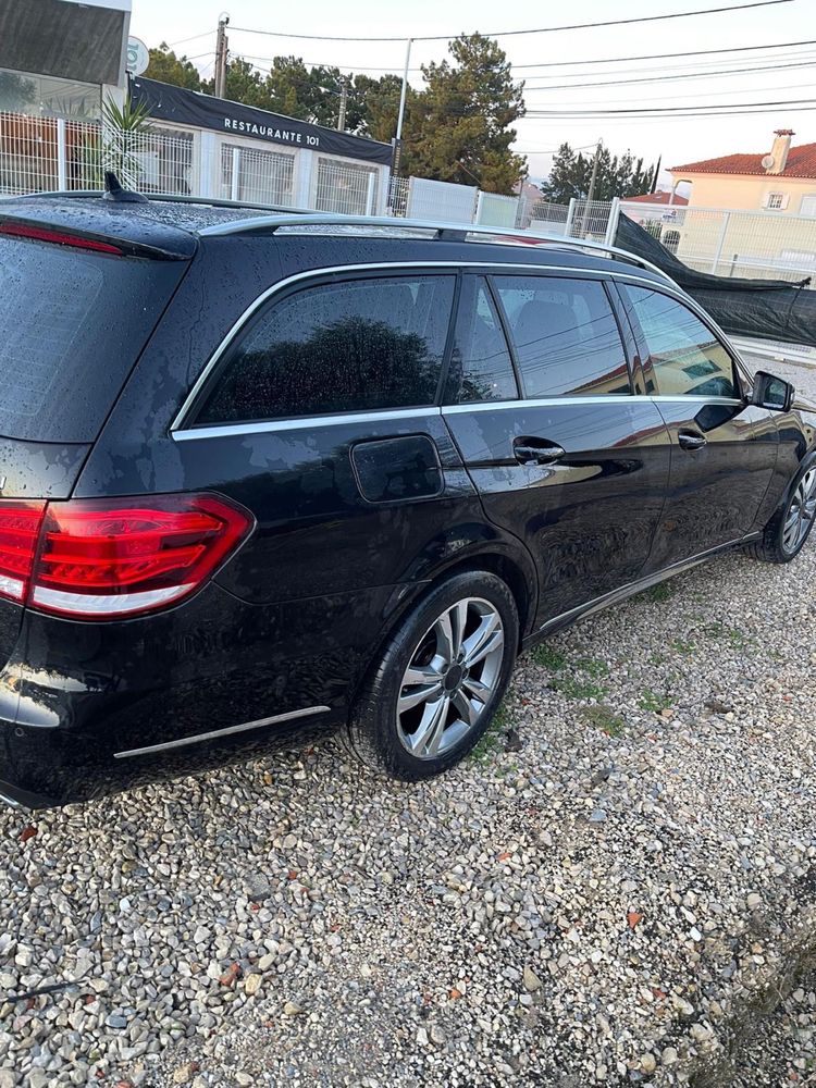 Mercedes E 220 *