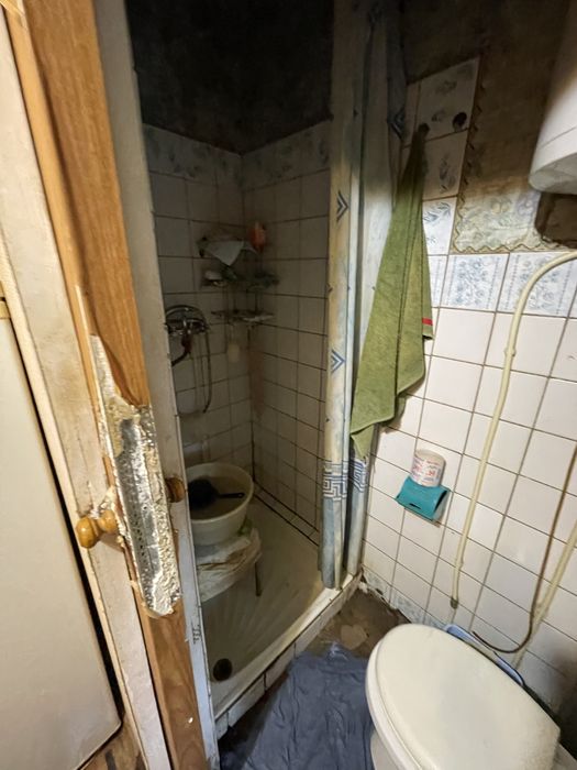 Продам однокімнатну квартиру на землі в Центрі!
