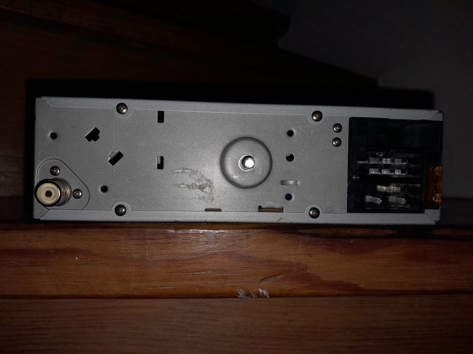 [PEÇAS] Auto-Rádio Grundig Challenge 300