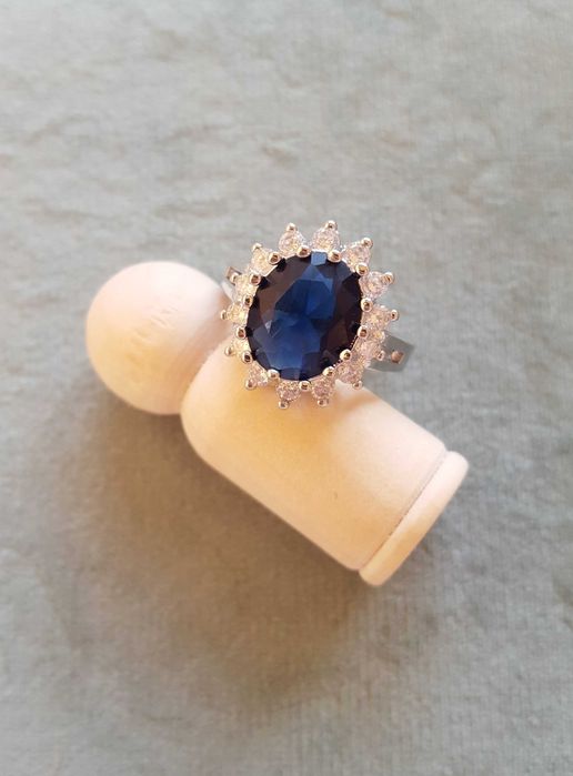 Nowy pierścionek srebrny kolor niebieska cyrkonia oczko kamień białe