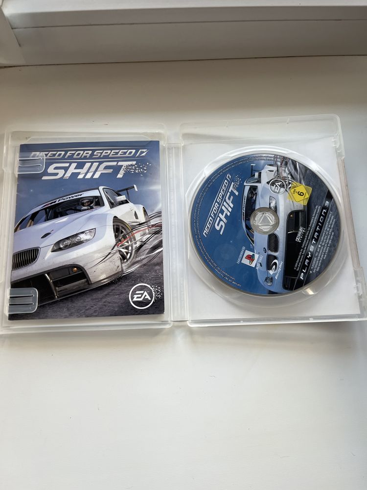 Продам PS 3 в отличном состоянии