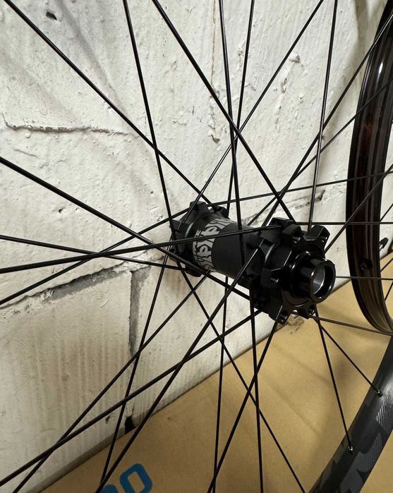 Zestaw kół Race Face Aeffect-R 30 27.5" Boost