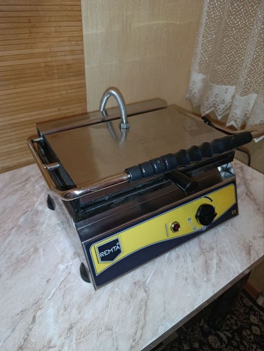 Промислова сендвіч- гріль REMTA