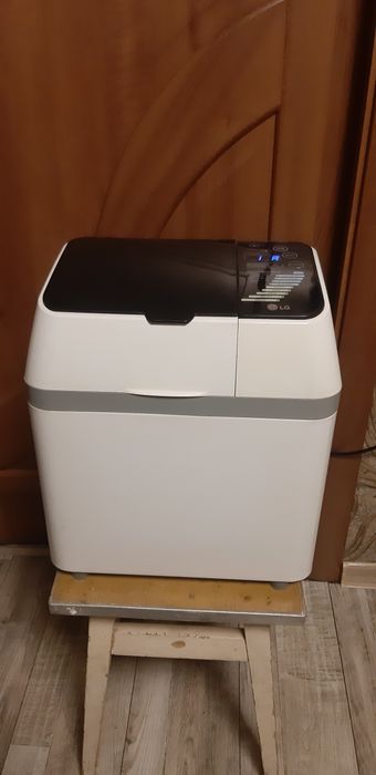 Продам хлебопечь LG 3001