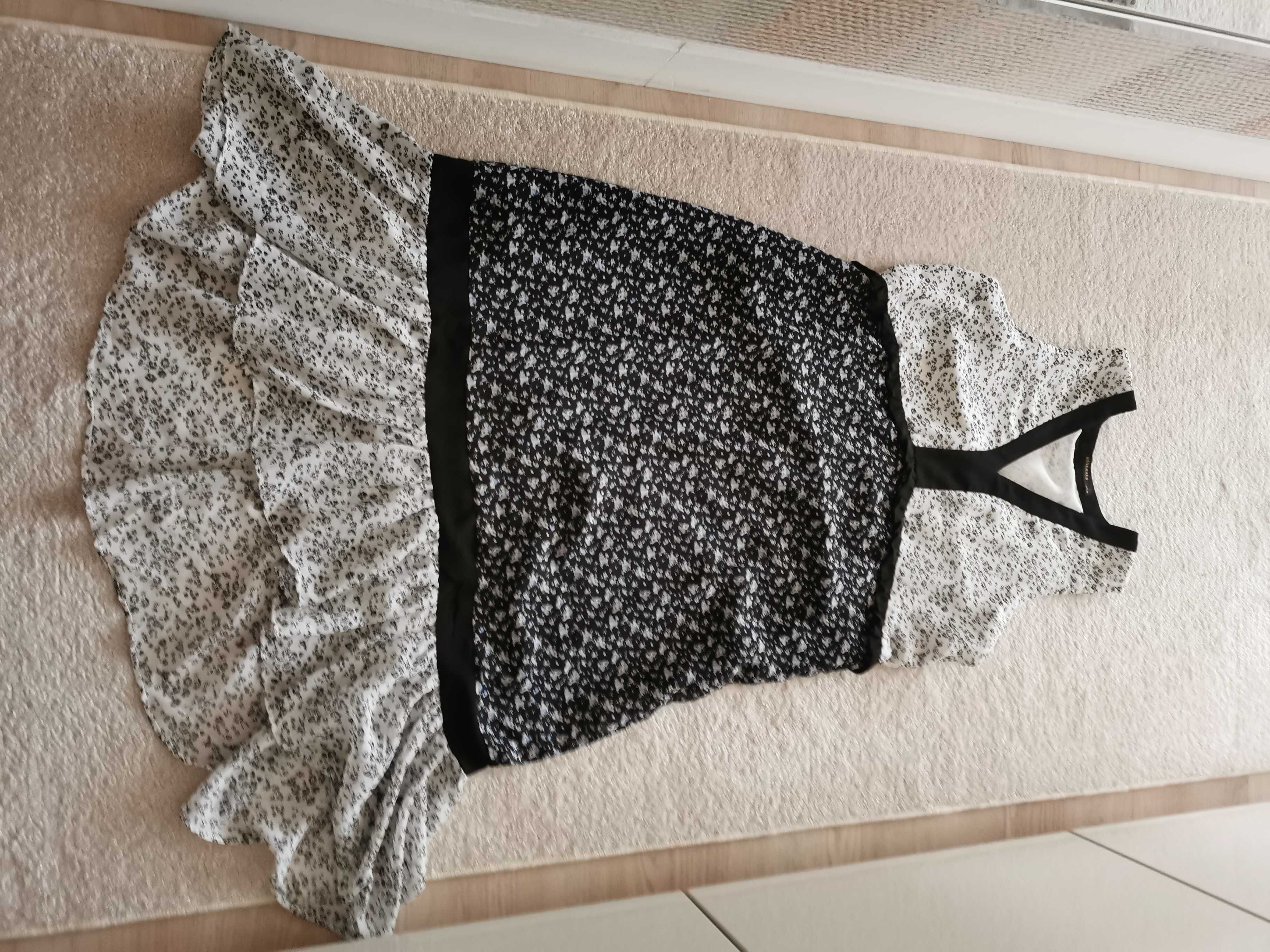 Torba  nr 3 z damską odzieżą (8 sztuk).