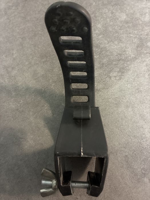 Продам крепления для лыж накрышу